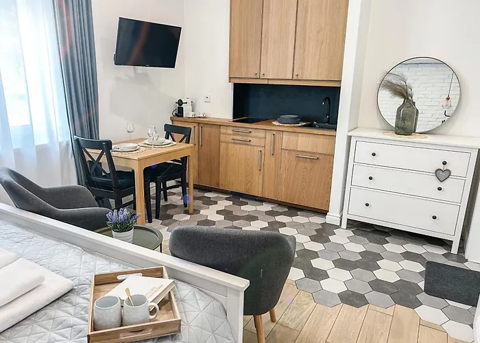 E 200m Do Plazy Apartment *